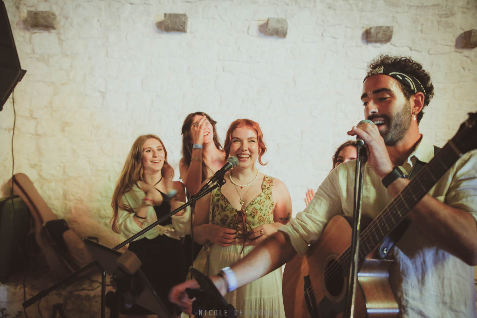 LIVE ACOUSTIC KARAOKE