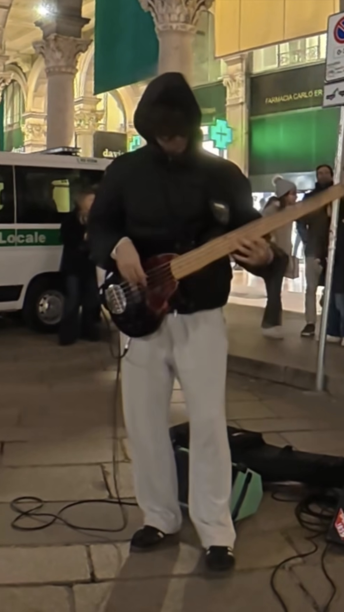 Eugi play bass